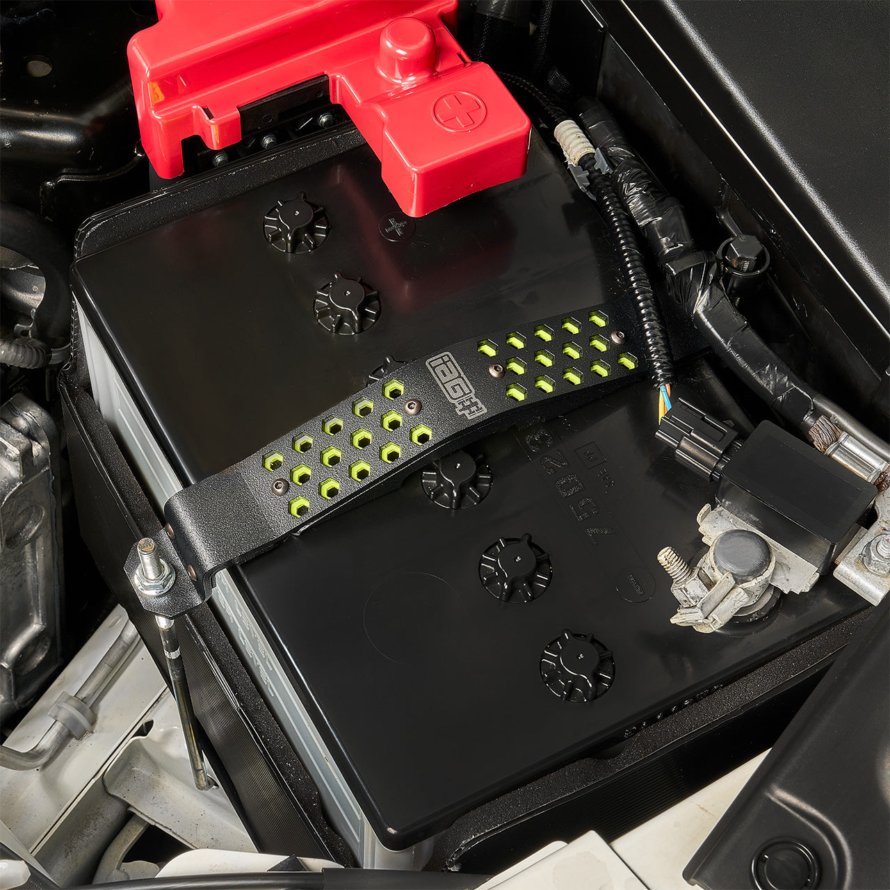 IAG-ACC-5329NY-03.jpg