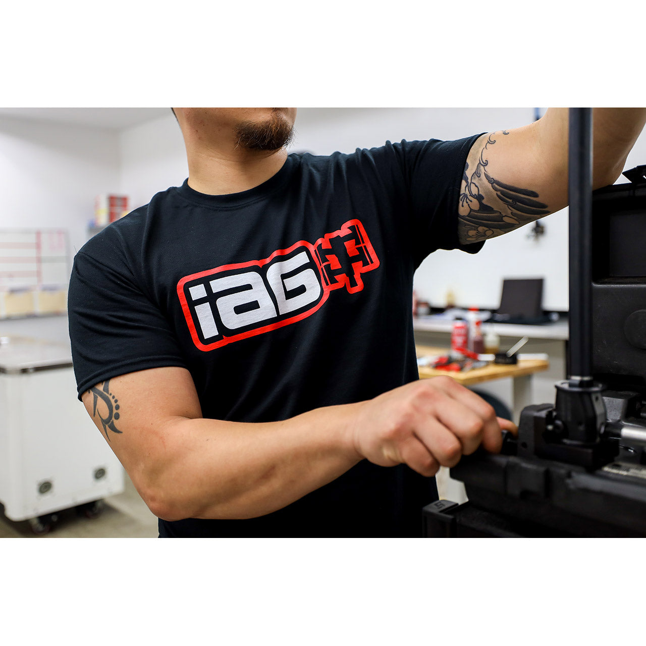 IAG-APP-2060S-02.jpg