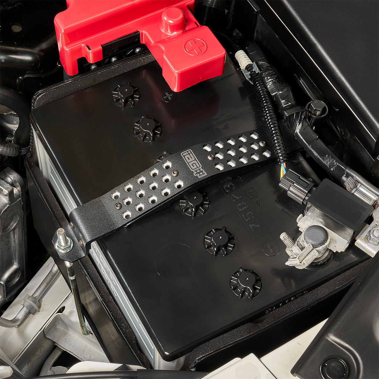 IAG-ACC-5329WH-03.jpg