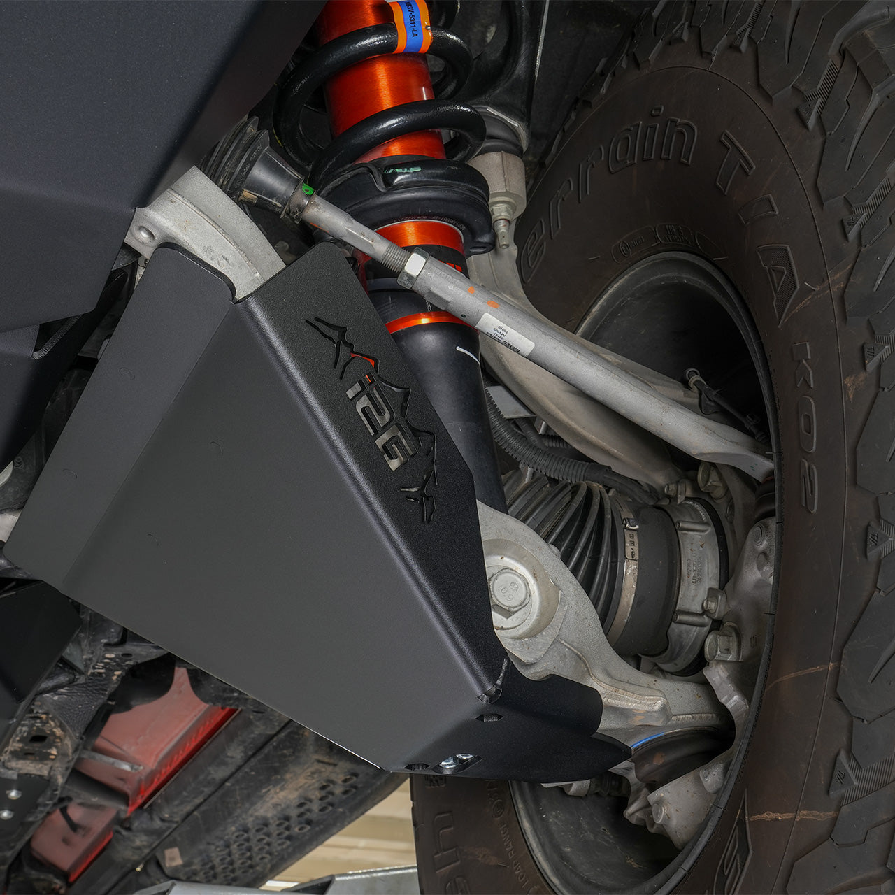 IAG-BDY-F2313-09.jpg