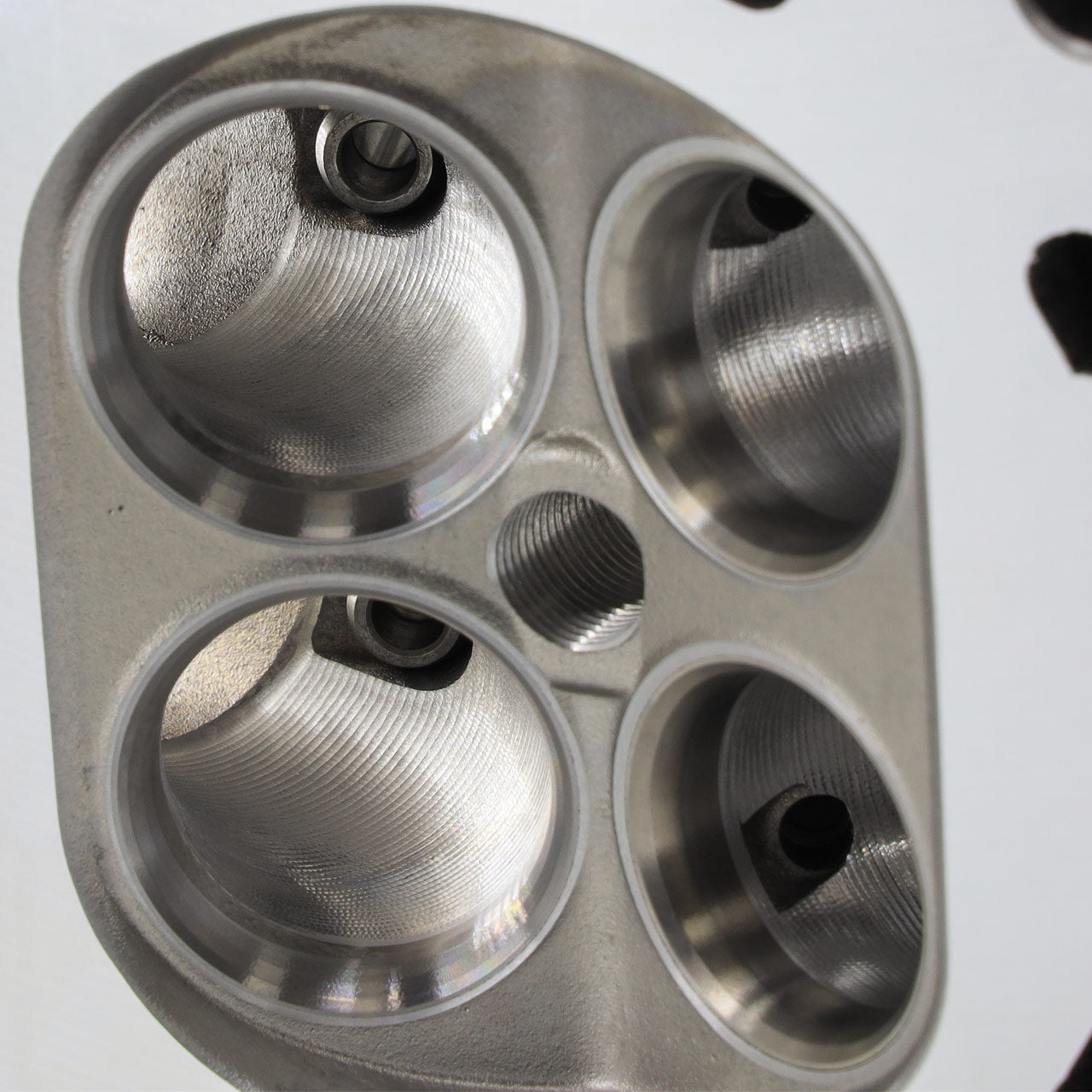 IAG-ENG-H750WE-02.jpg
